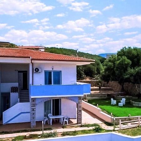 Beb Con Piscina Villa Del Borgo Badesi Exterior photo