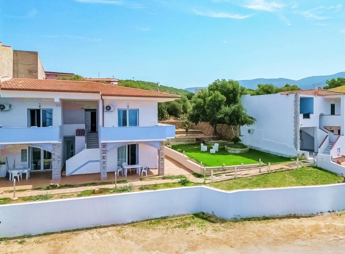 Beb Con Piscina Villa Del Borgo Badesi Exterior photo