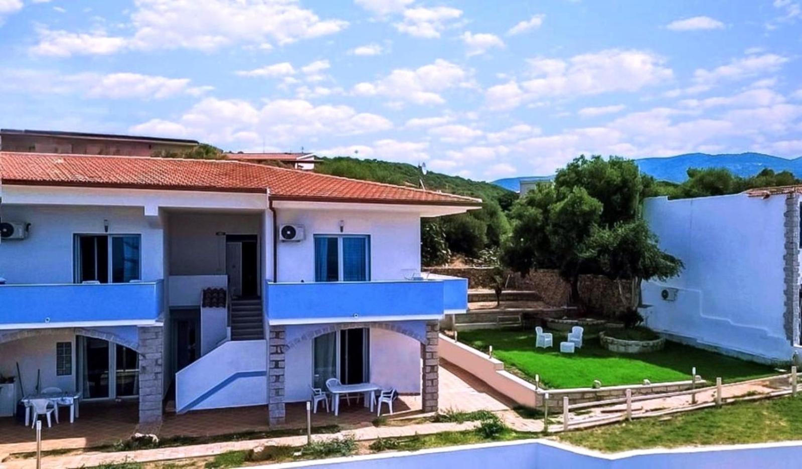 Beb Con Piscina Villa Del Borgo Badesi Exterior photo