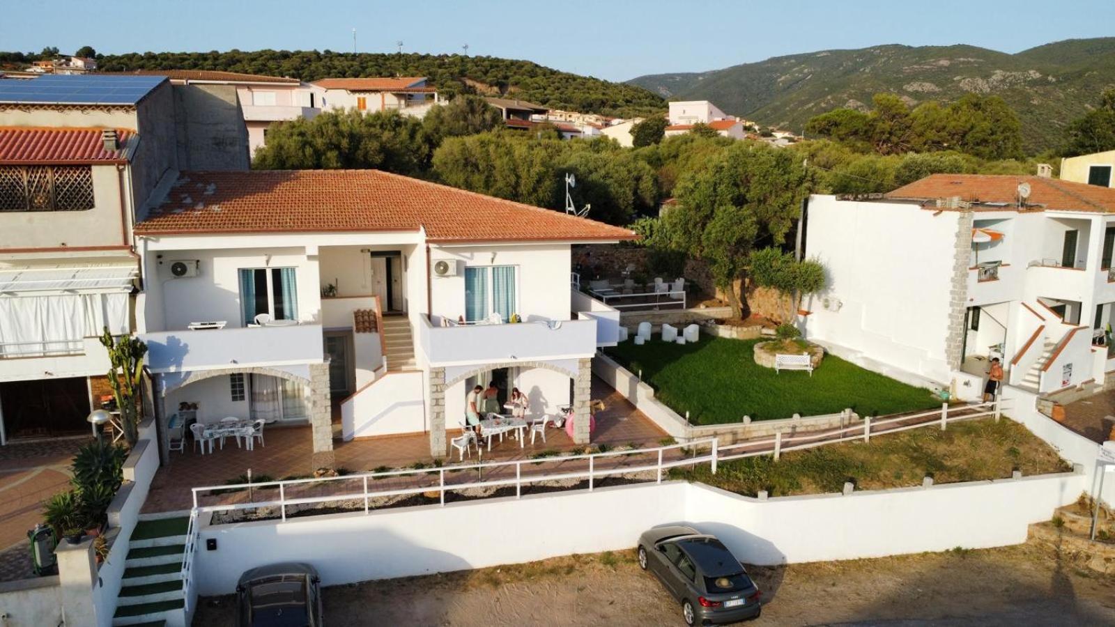 Beb Con Piscina Villa Del Borgo Badesi Exterior photo