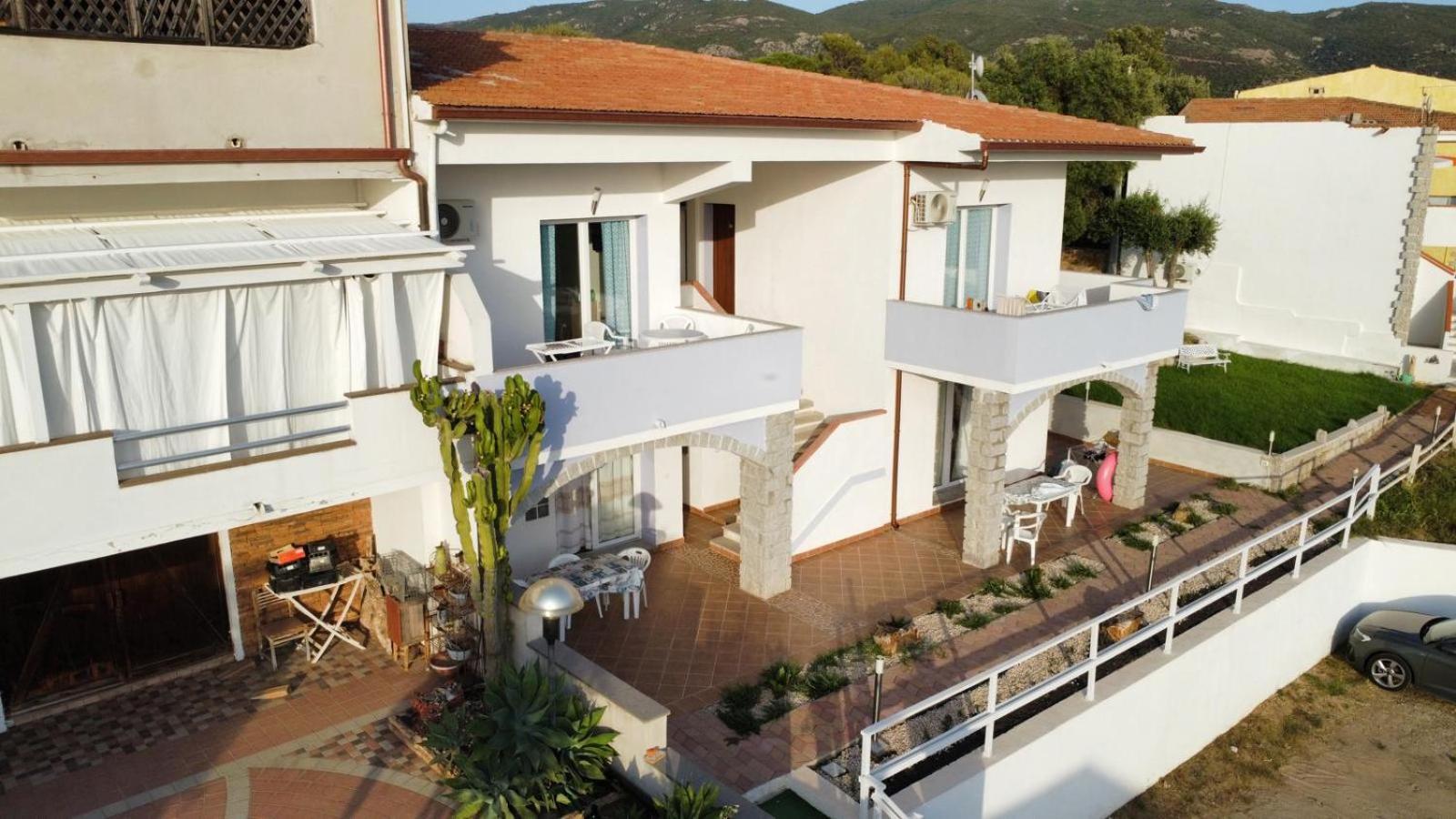 Beb Con Piscina Villa Del Borgo Badesi Exterior photo